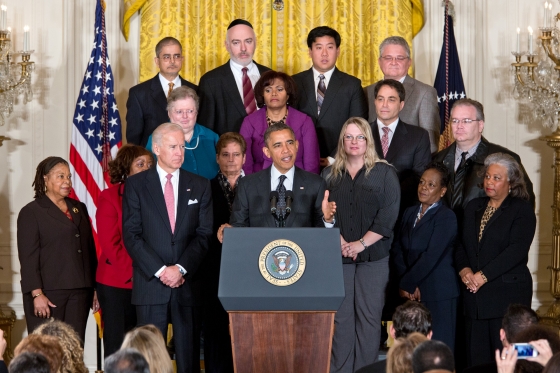 Obama podium group_p110912sh-0083